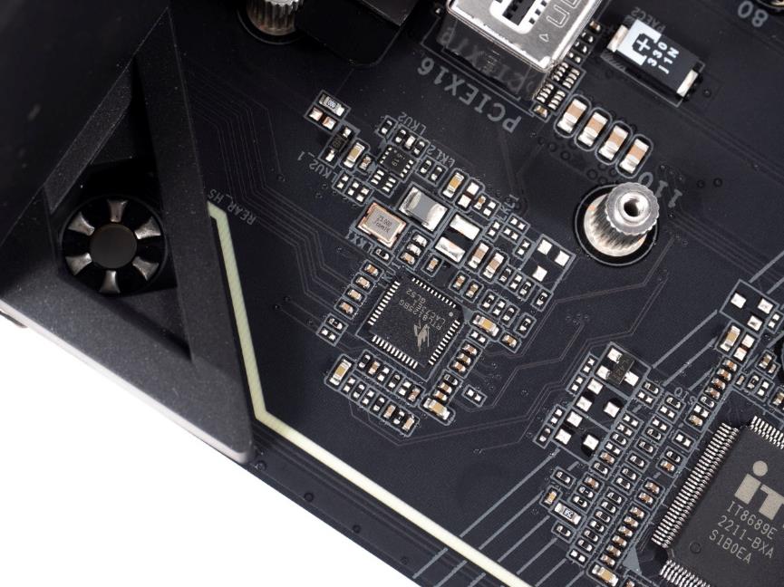 技嘉新一代小雕,z790 aorus elite ax主板评测