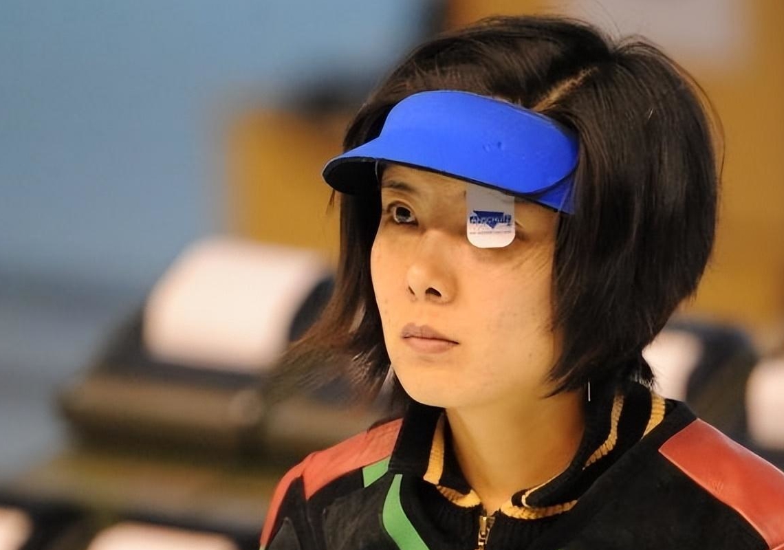 奥运冠军杜丽近况:年过40仍韵味十足,从满脸痘蜕变成颜值女神