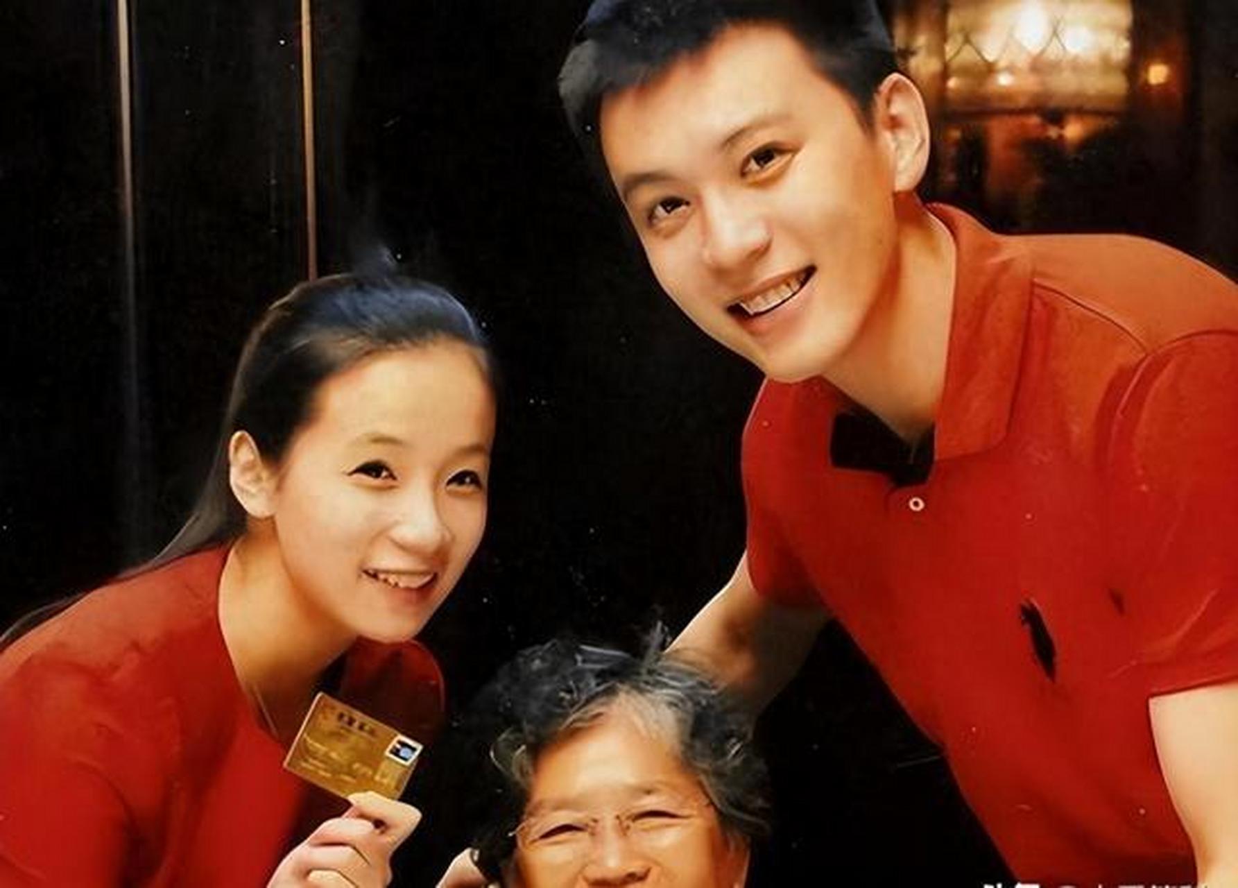 杨鸣,一位cba帅哥教练,在事业辉煌的背后,他的婚姻生活却蒙上了一层