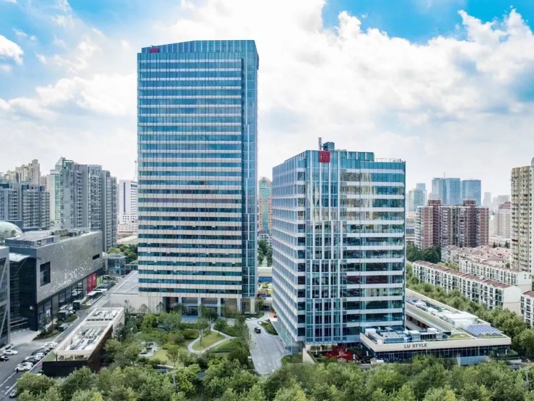 中海国际中心:新天地核心地段的商务明星