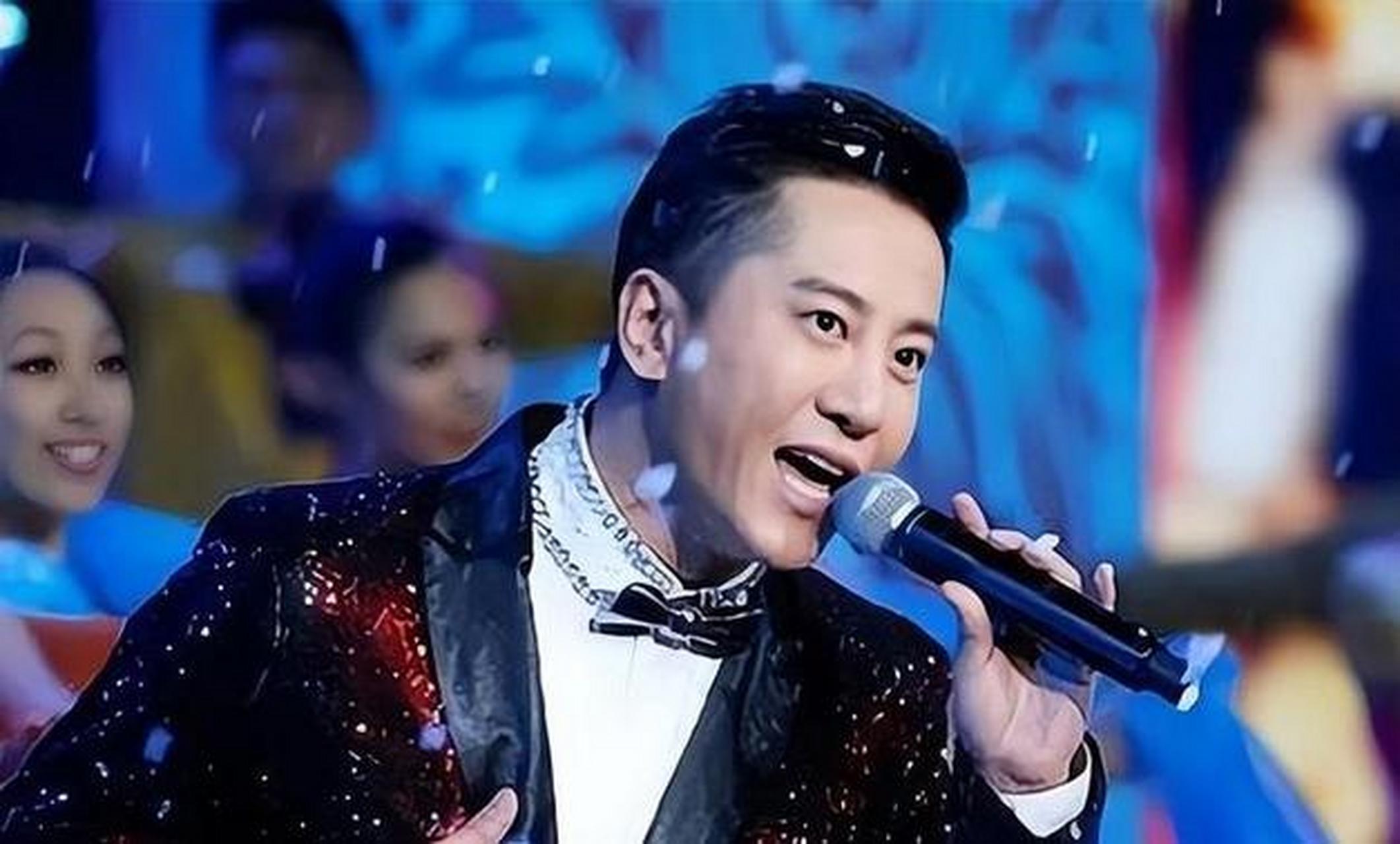 本文将探讨毛宁的音乐历程和颜值变化的原因及对他个人和粉丝的影响.