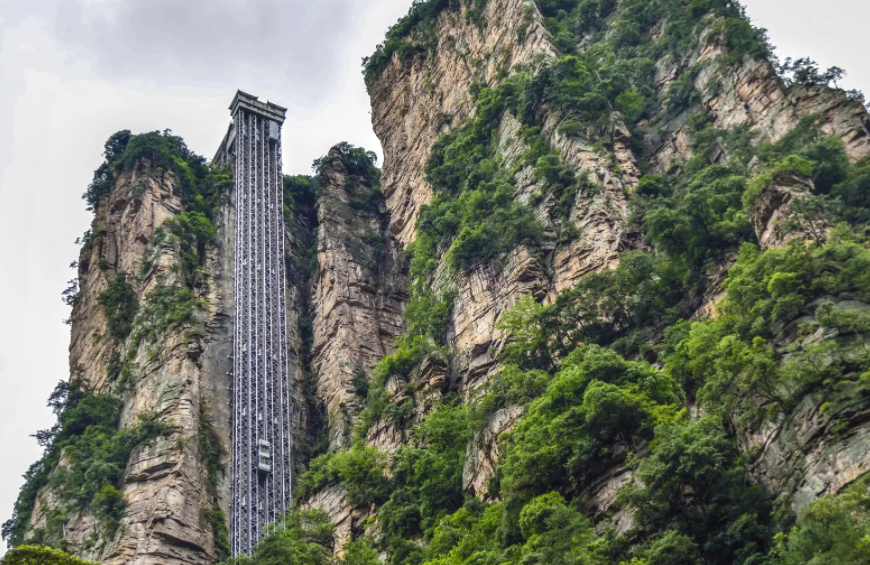 张家界的百龙天梯为何世界闻名?