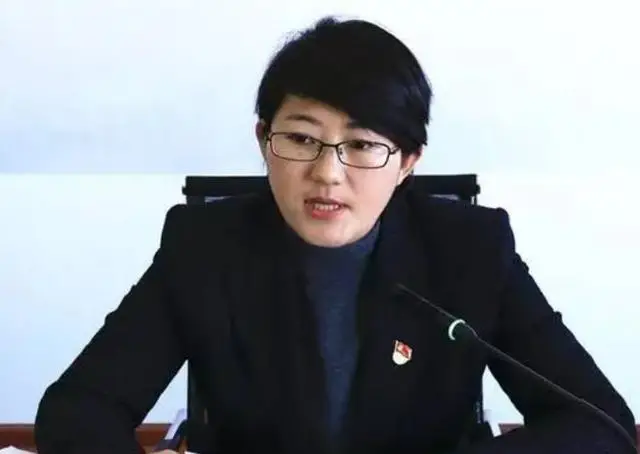 案例:云南"六毒县长"庞新秀落马,插手3亿脱贫款!被双开