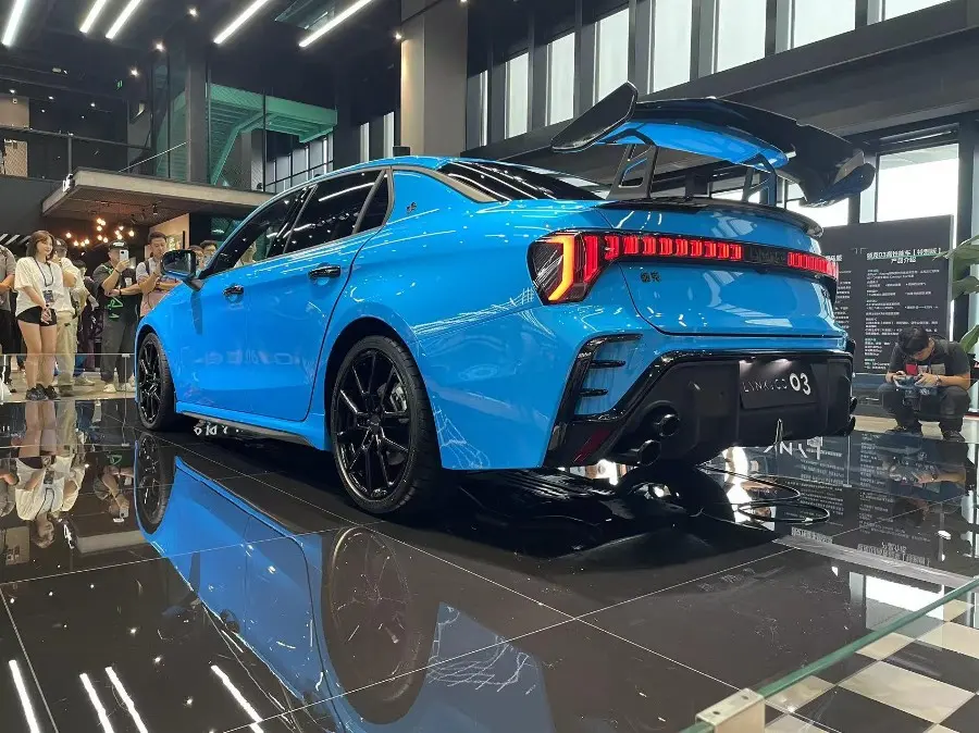 领克03高性能特别版亮相,宽体 大尾翼,2.0t双增压 350马力