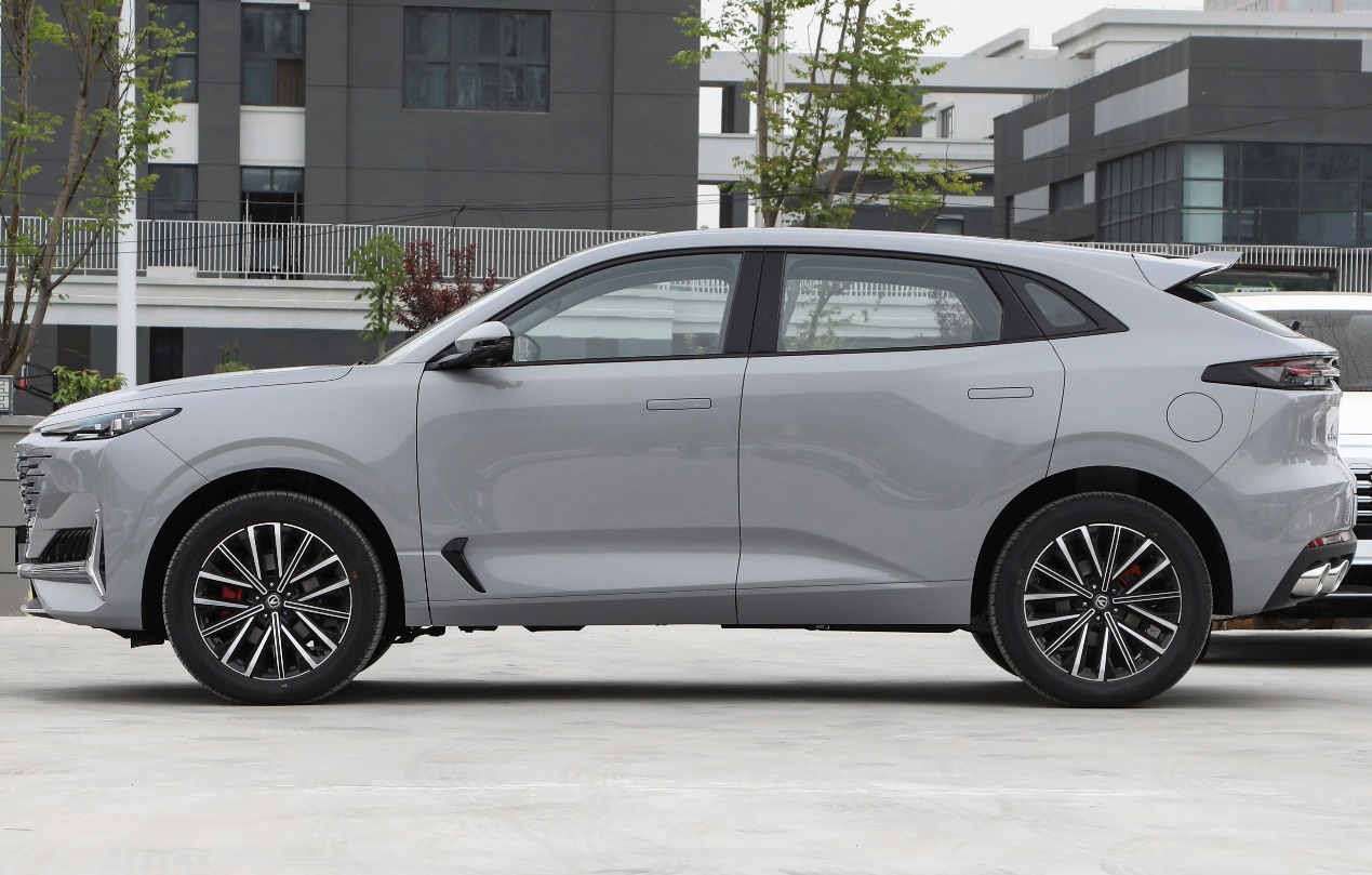 0t 8at,2024款长安uni-k上市,售价15.49万元起