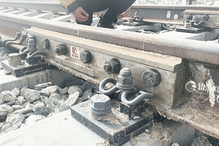 轨道交通钢轨接头的胶接接头用胶