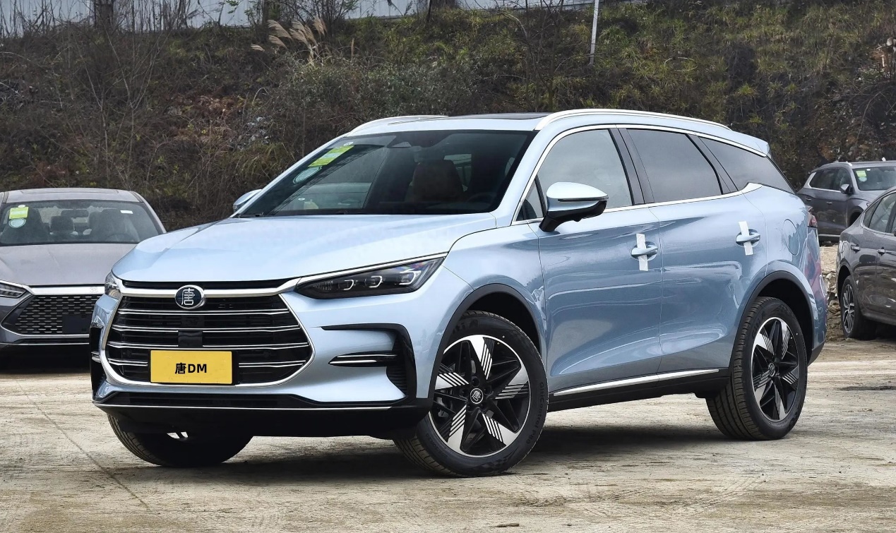 比亚迪唐dm-i冠军版112km车型推出限时优惠,2000元抵1万元购车款