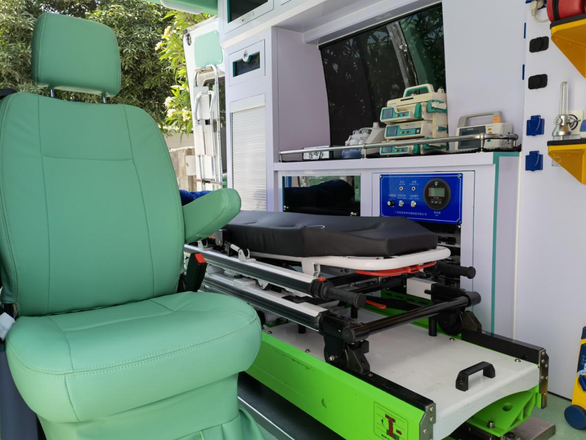 夏日高温接送病人成难题,接送病人专用担架车怎么选?