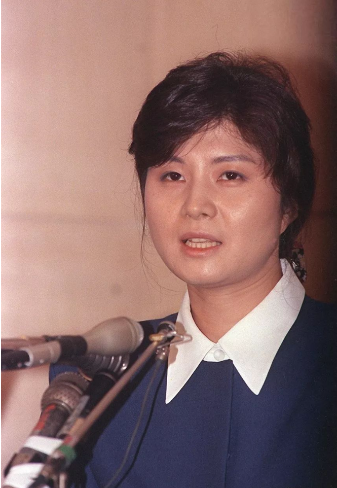 朝鲜美女间谍:用收音机夺走115条人命,三年后却被韩总统特赦!