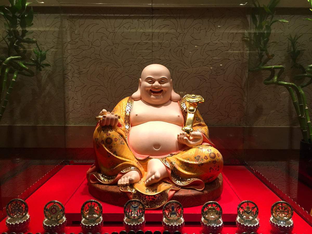 东方的弥勒佛和西方的弥赛亚是同一个人吗?