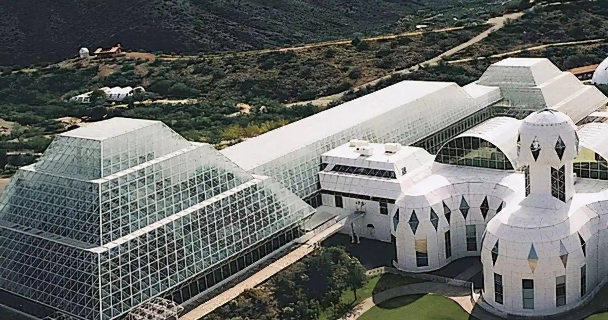 4男4女被关在封闭空间进行实验,"人造生物圈"结局如何?