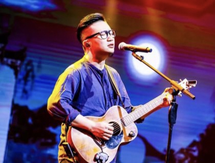 灵魂歌手暗杠小发,一人一吉他开巡演,他从来就没有安分过!