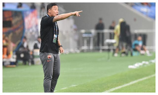 深圳队主帅陈涛遭遇6连败后请辞,武汉三镇为争冠亚冠欲签朴志洙