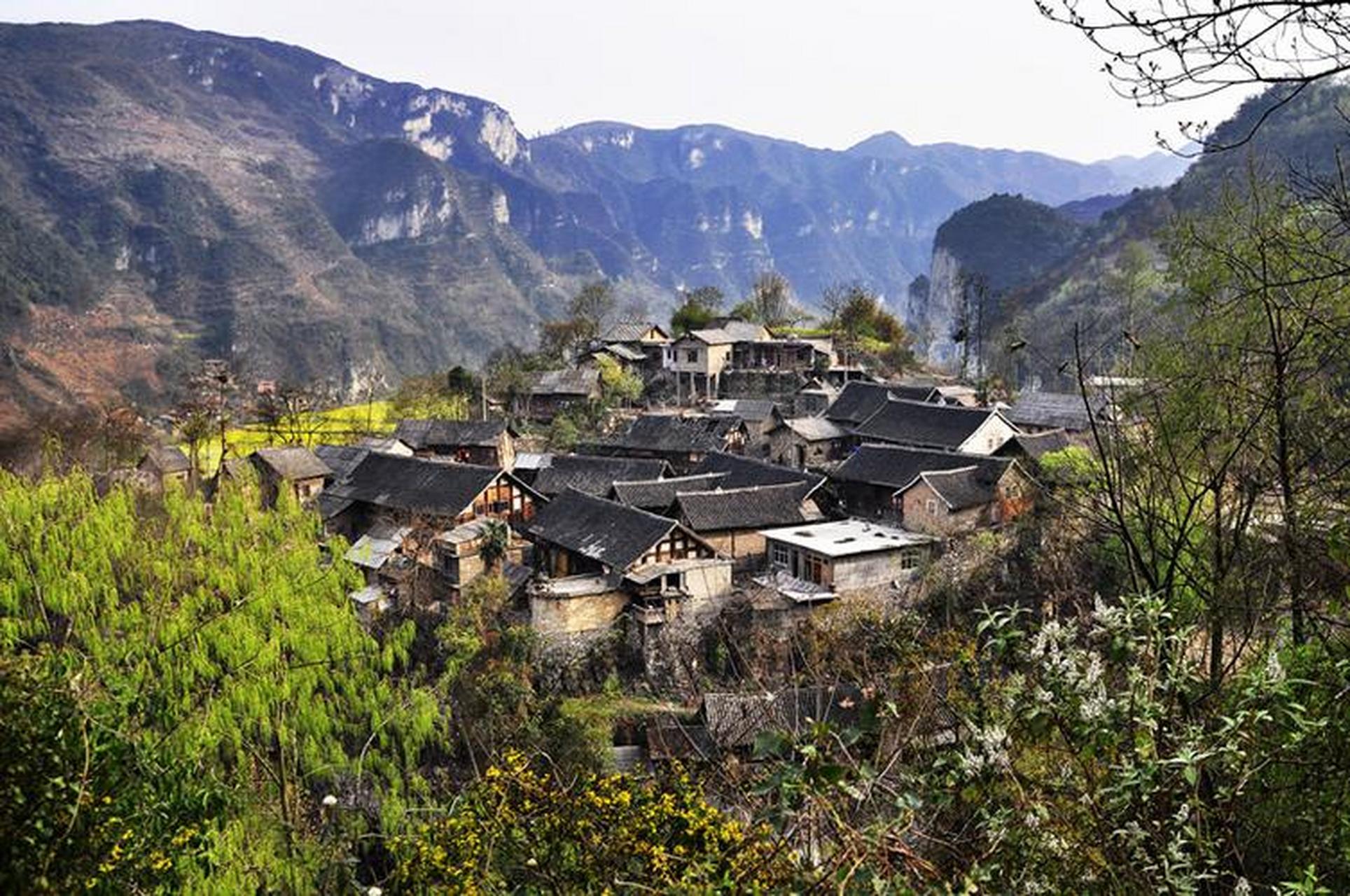 营上古寨位于贵州深山,是一座历史悠久的古寨.