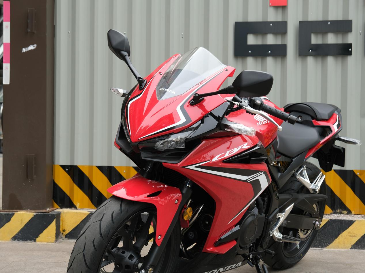 热门摩托车鉴赏,本田wingcbr400r