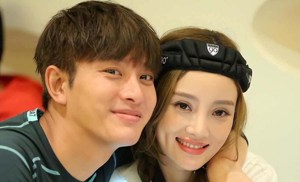 李小璐结婚纪念日发文思念前夫,贾乃亮回怼引爆热议!