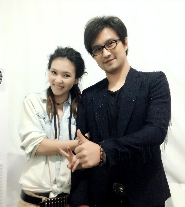 汪峰亲临毕夏生日会,怀抱神秘小女孩引发猜测,张恒远母亲悲痛