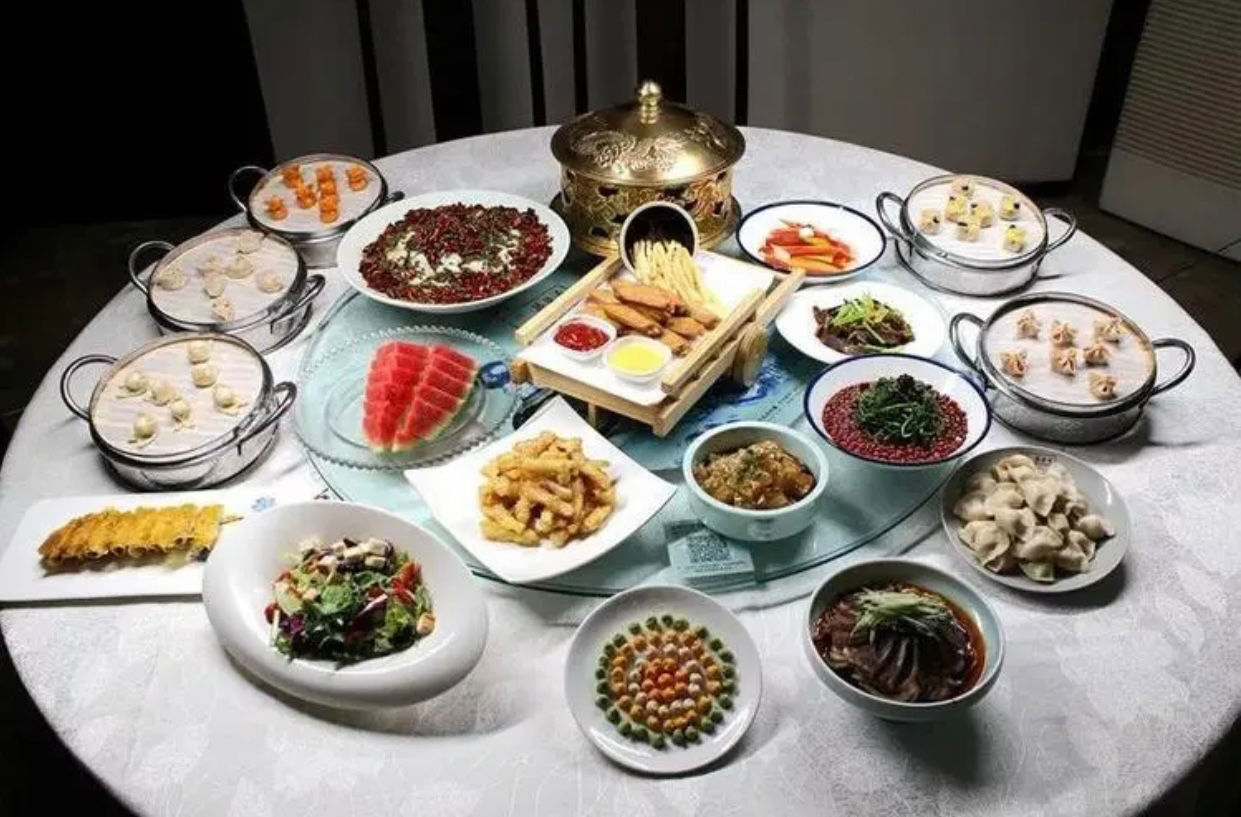 西安故地重游,老同学相聚饺子宴