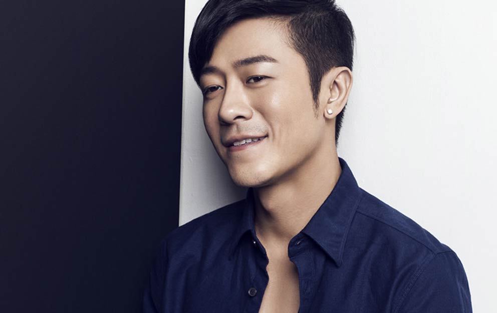 亲妈是导演,干妈是导演,20年都捧不红他,却在娶妻改名后火了