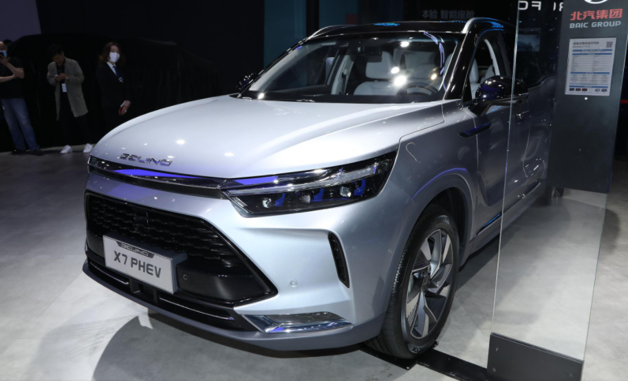 轴距2800mm,采用插混动力,7.2s破百的北京x7 phev值得选吗
