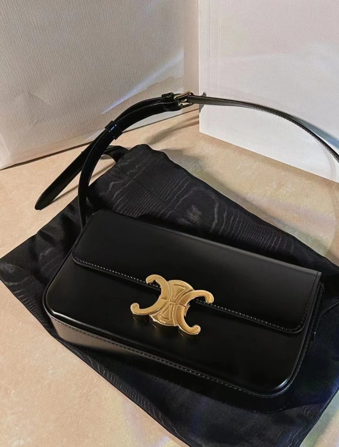 celine凯旋门腋下包