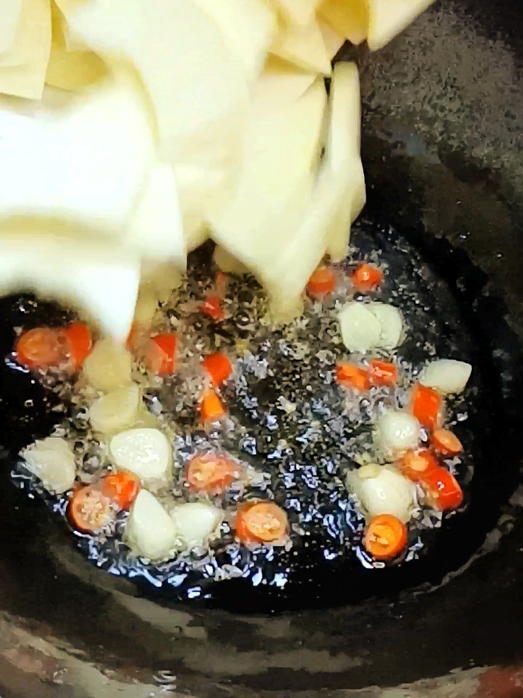 家常小炒,酸辣醋炝笋瓜,酸爽开胃下饭菜!