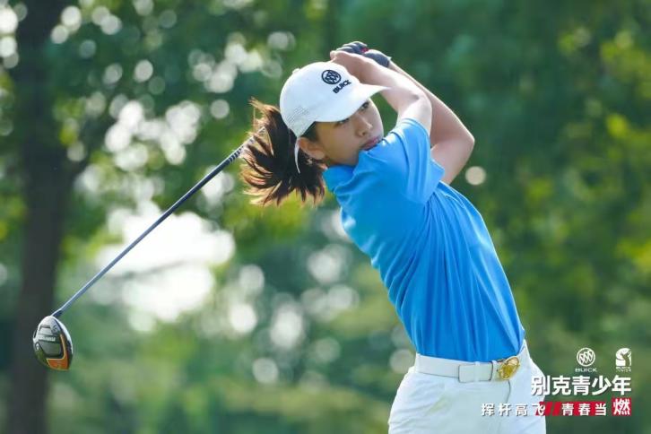 新少年|张炜佳:高尔夫球场上的「她」力量