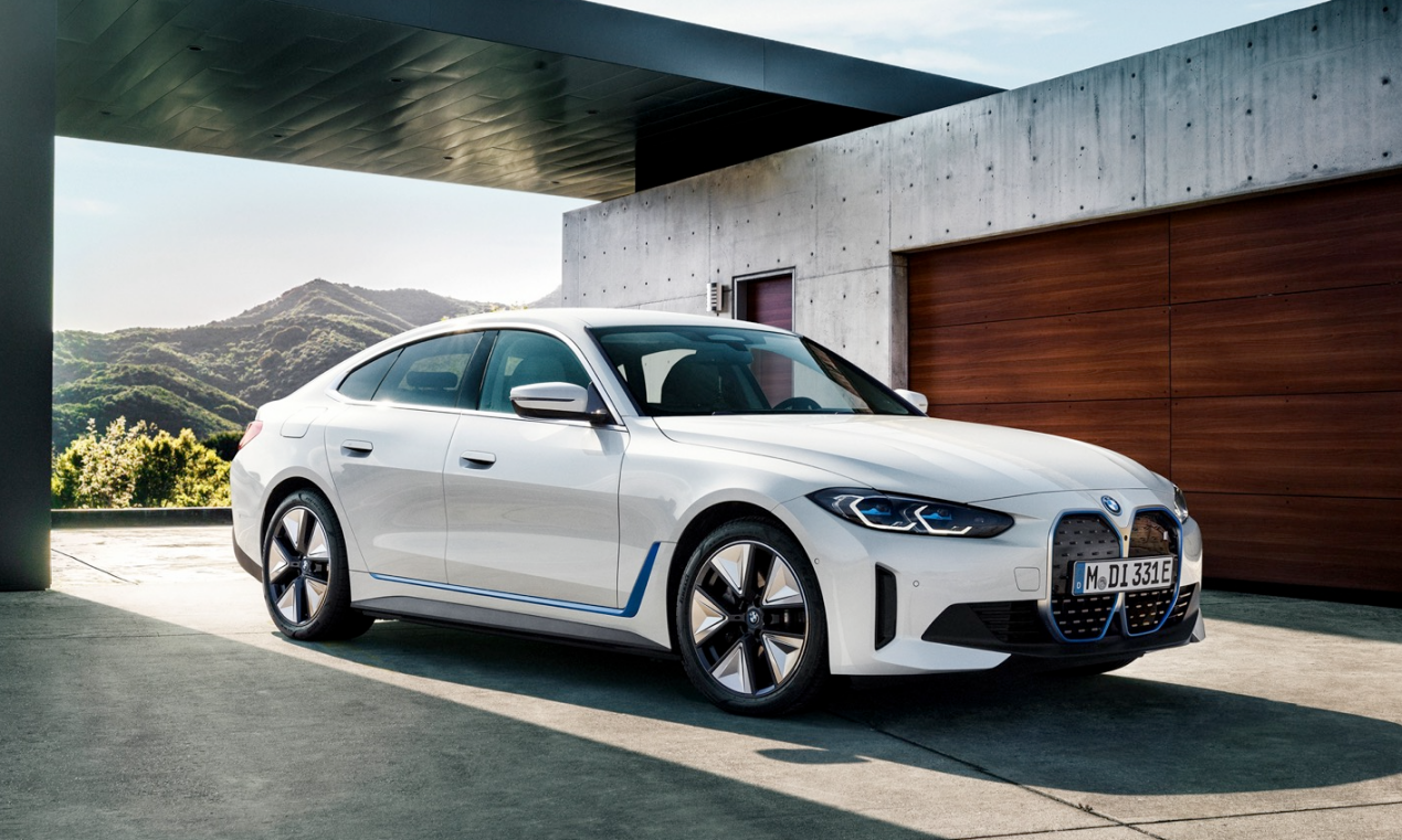 2023款宝马i4 edrive35,宝马入门电动轿跑,罕见的励磁同步电机