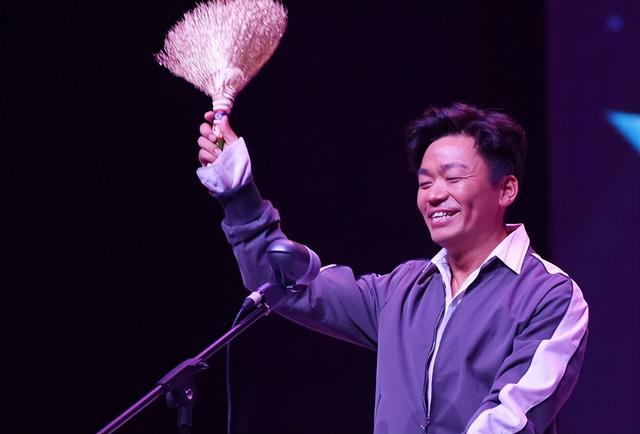 王宝强导演逆袭!《八角笼中》获星爷力挺,这才是真正的草根之王