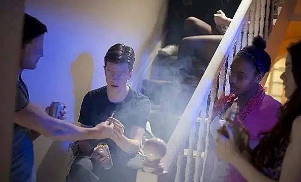回顾 谷歌高管在游艇上离奇暴毙身亡,7分钟的监控揭开他的丑闻