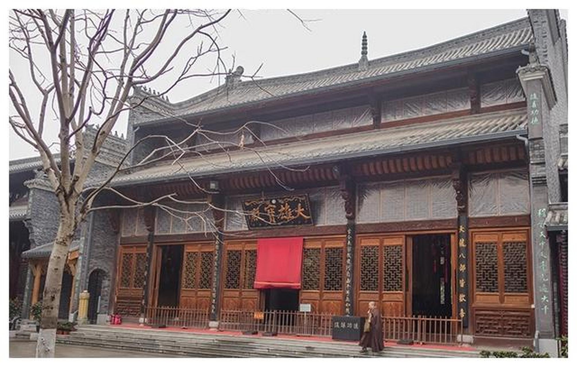 莲溪寺鼓励保持清净,不收取门票,成为城市人们放松身心的理想