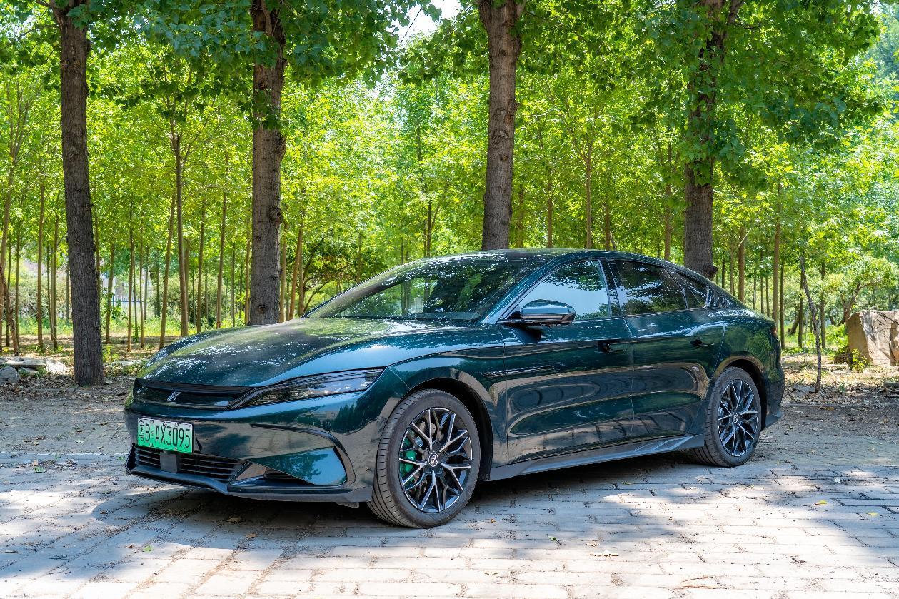 这才是自主家轿天花板 比亚迪汉ev千山翠试驾报告