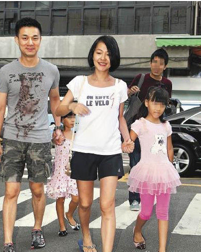 许雅钧为众多秘密知情人,晕倒偏瘫进icu,小s表情诡异和姐夫赴韩