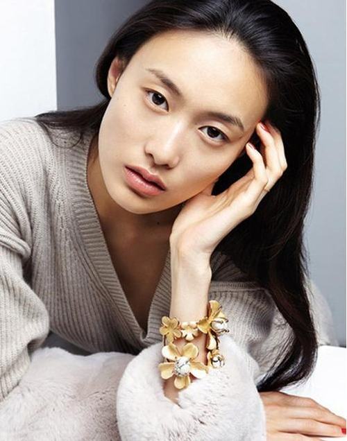 43岁陈冠希旅居意大利!陪妻女一起旅游,小9岁超模老婆年轻乖巧