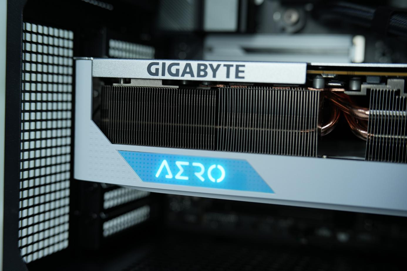 技嘉rtx 4080雪鹰游戏测试:dlss 3加持,3.8倍爆炸帧数提升!