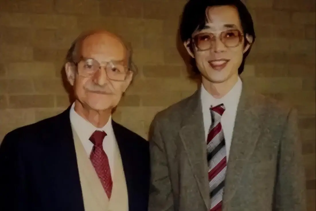 案例:教授陈平靠"批美"敛财数亿,晚年住美国豪宅,女儿嫁老外