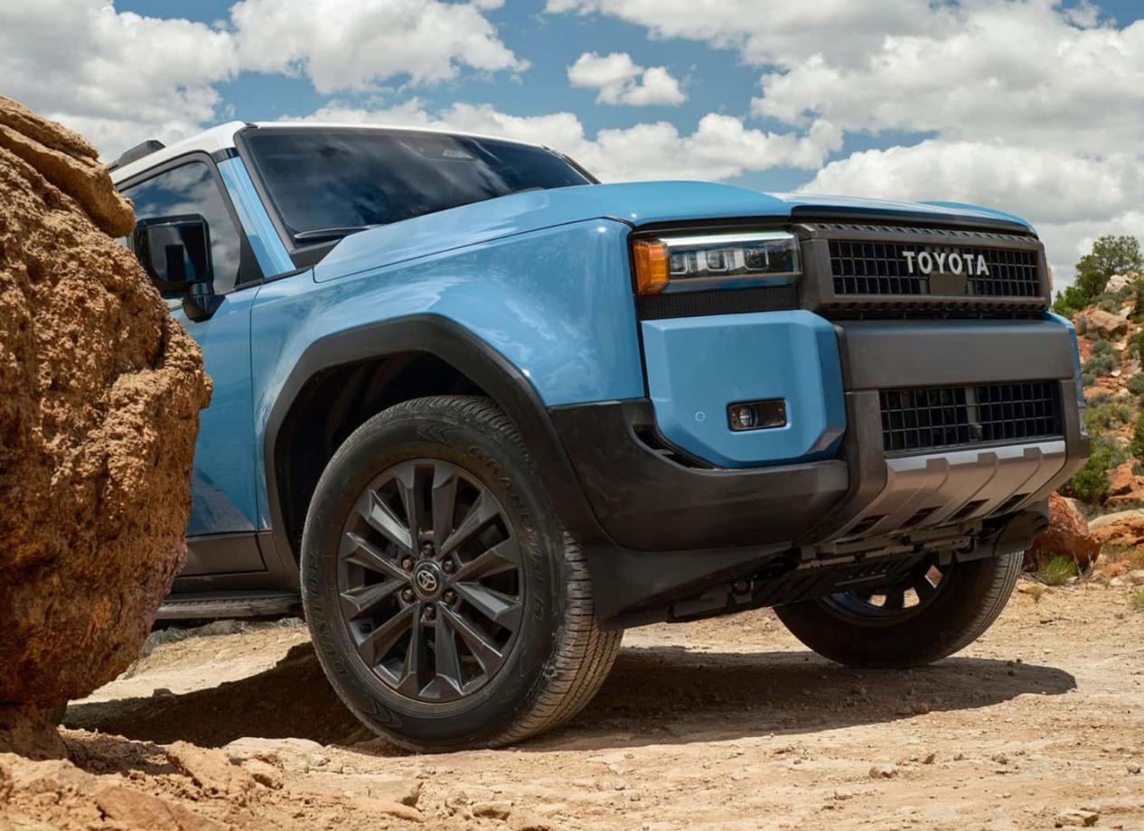 被称为"丰田大狗"?非承载车身配2把锁,搭2.4t混动,明年国产