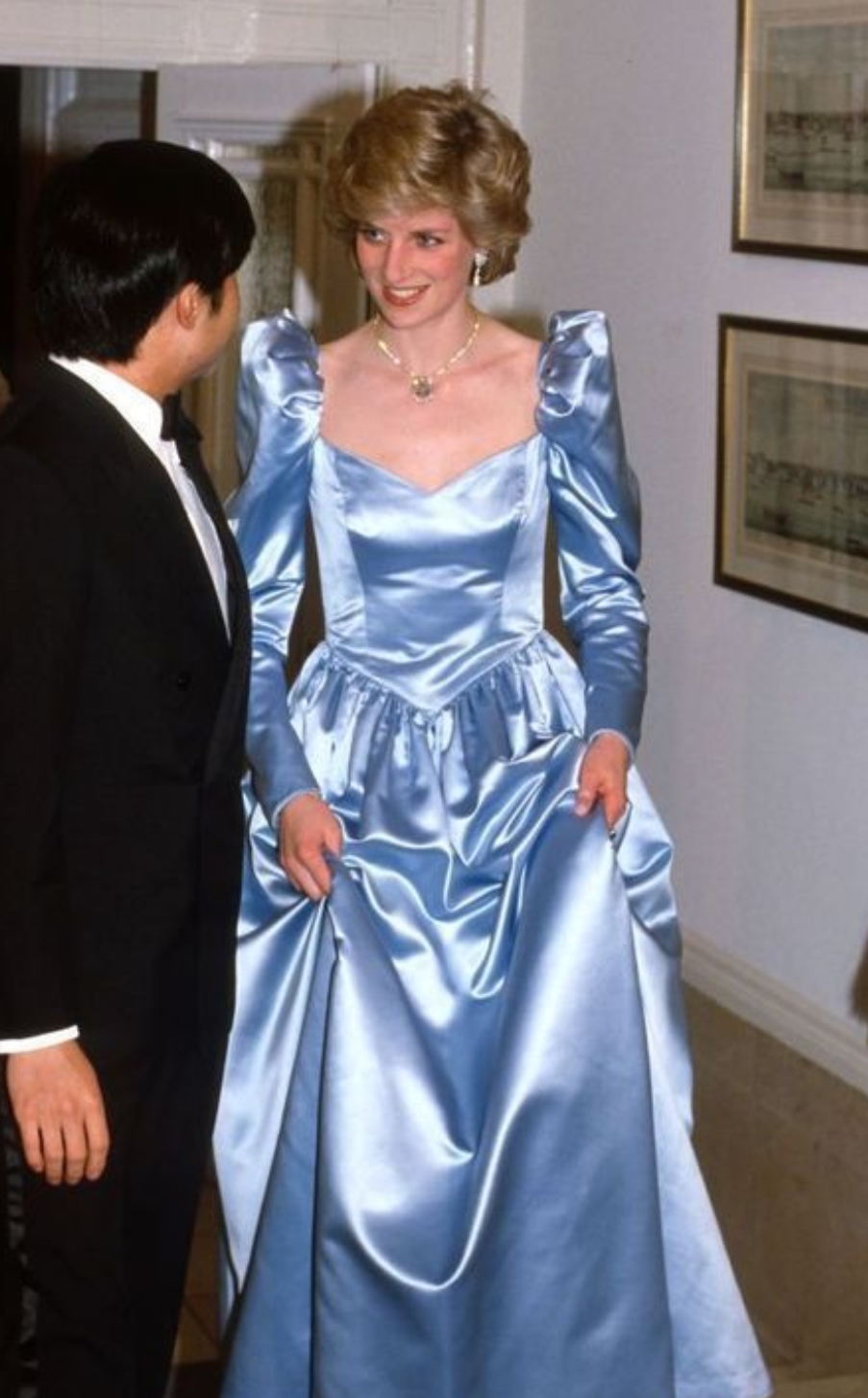 看戴安娜王妃穿裙子,真的很容易被惊艳到,高贵又不失可爱
