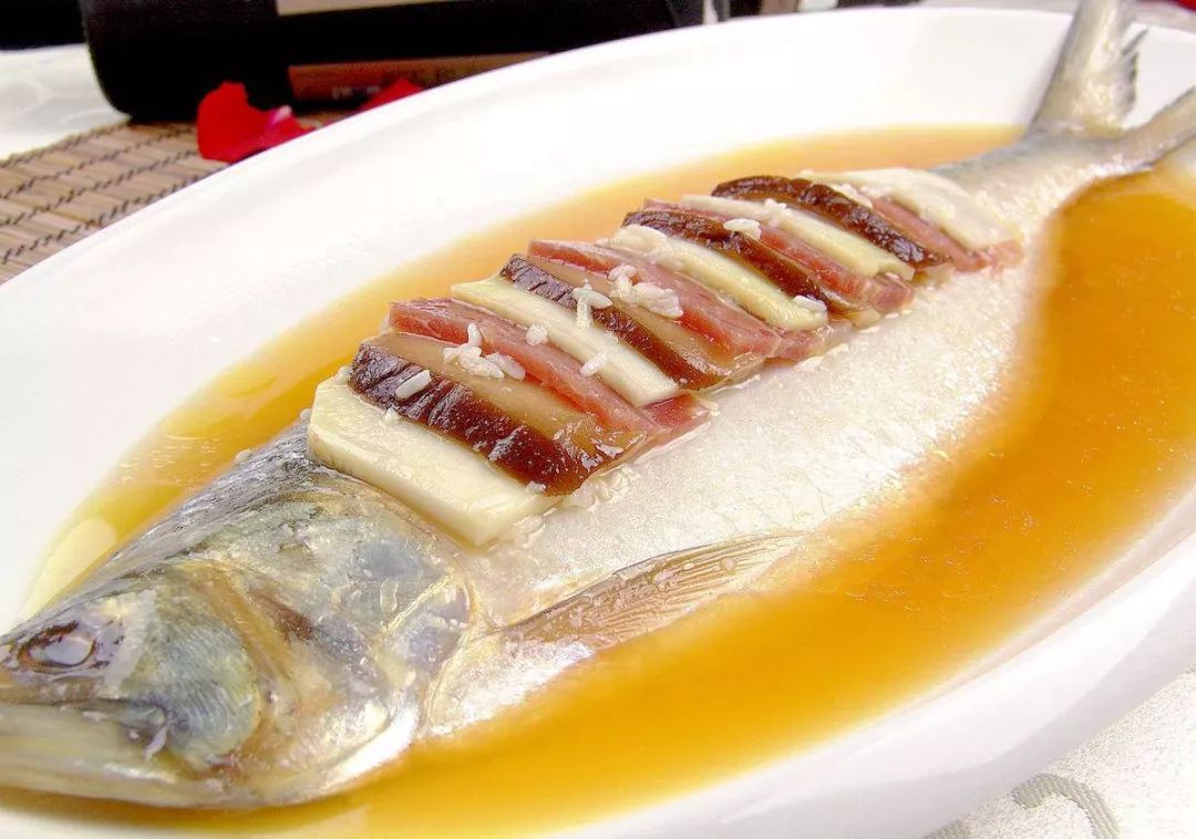 长江之中居然还有一座城市,四面被江水环绕,城在江中