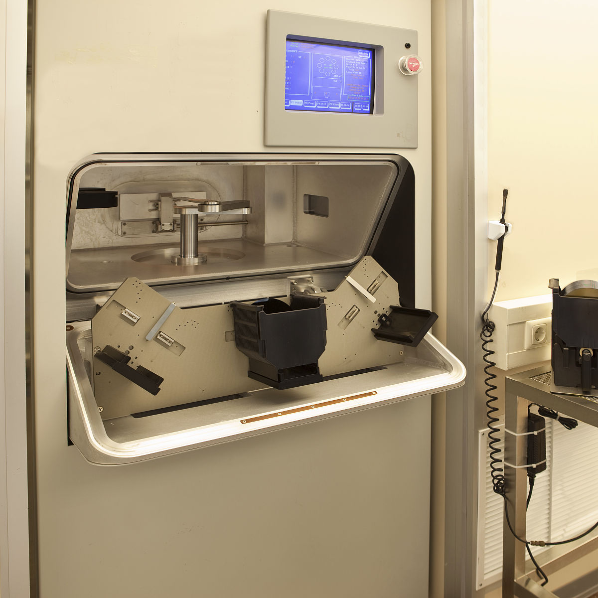 超级细菌的克星:内镜洗消机在预防交叉感染中的作用