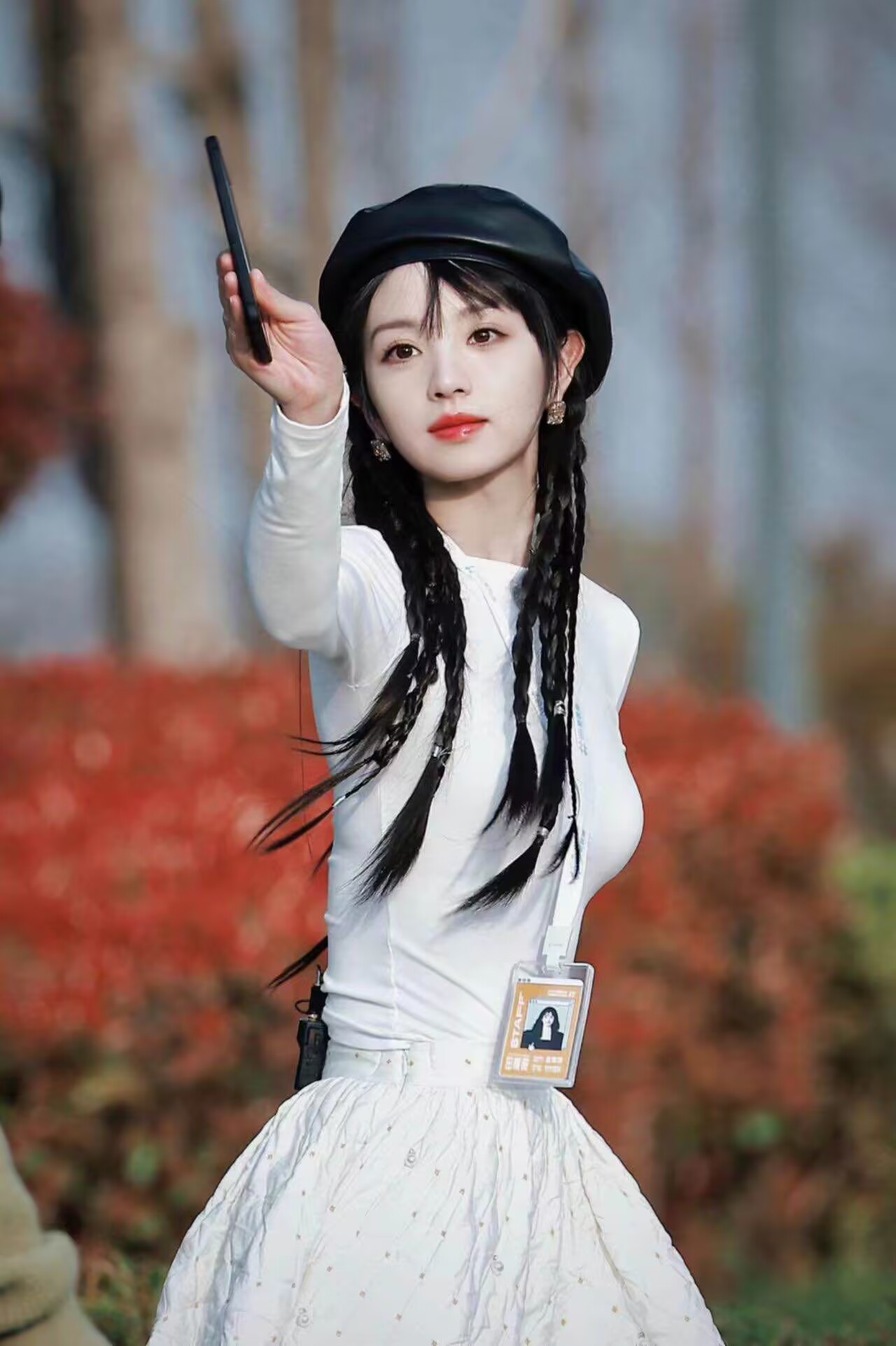 看了田曦薇的活动生图,才发现她本人原来这么瘦,太美了!