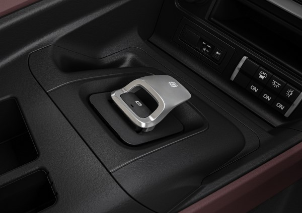 亮相!三菱扶桑全新一代super great重卡