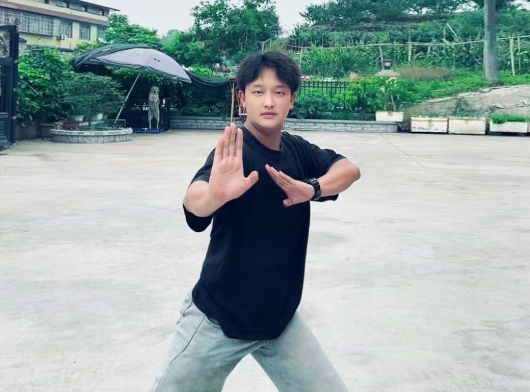 热烈祝贺我校周海丰同学被黄河科技学院录取!延鲁武校