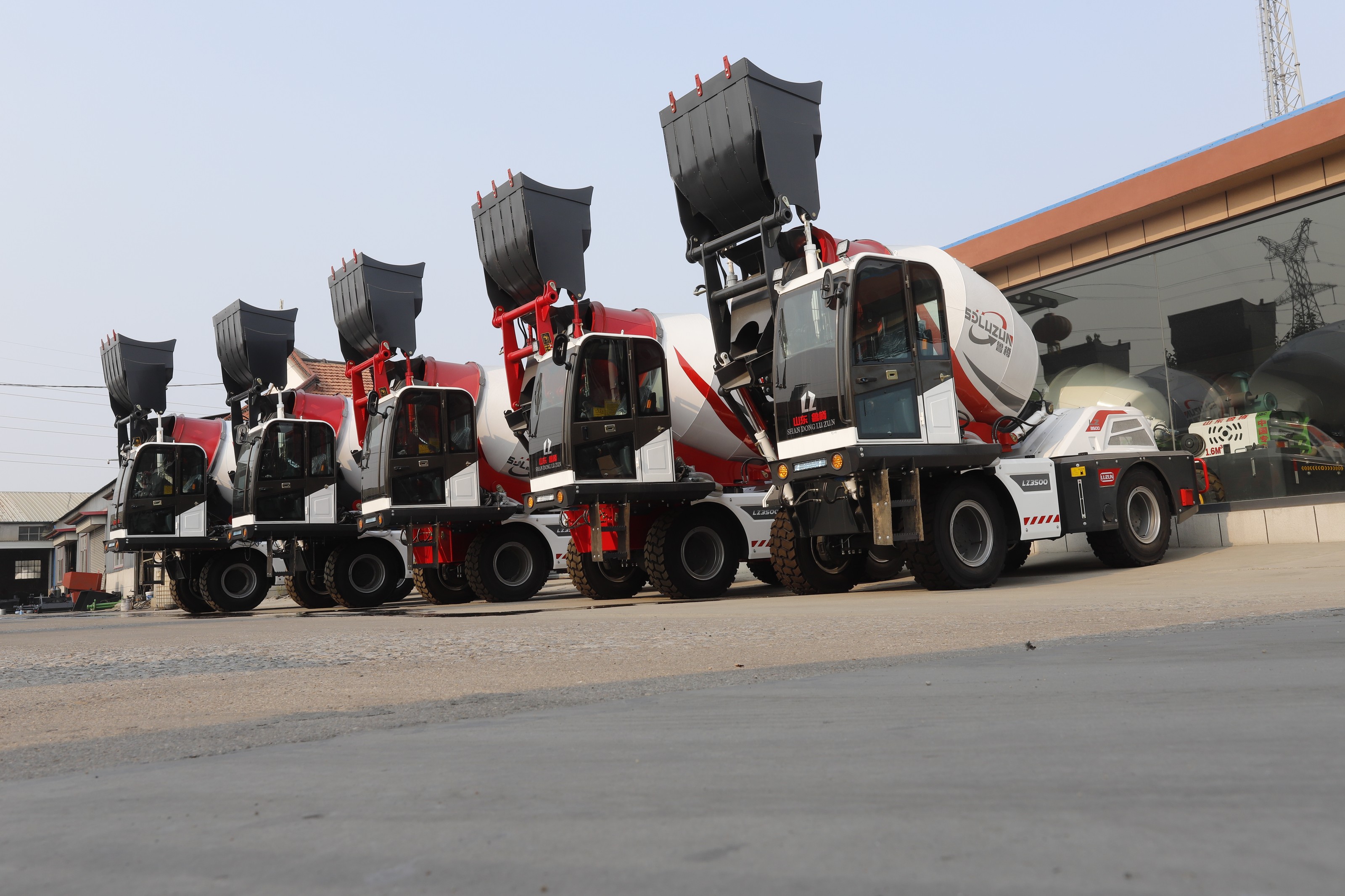 山地施工自走式搅拌机的优势