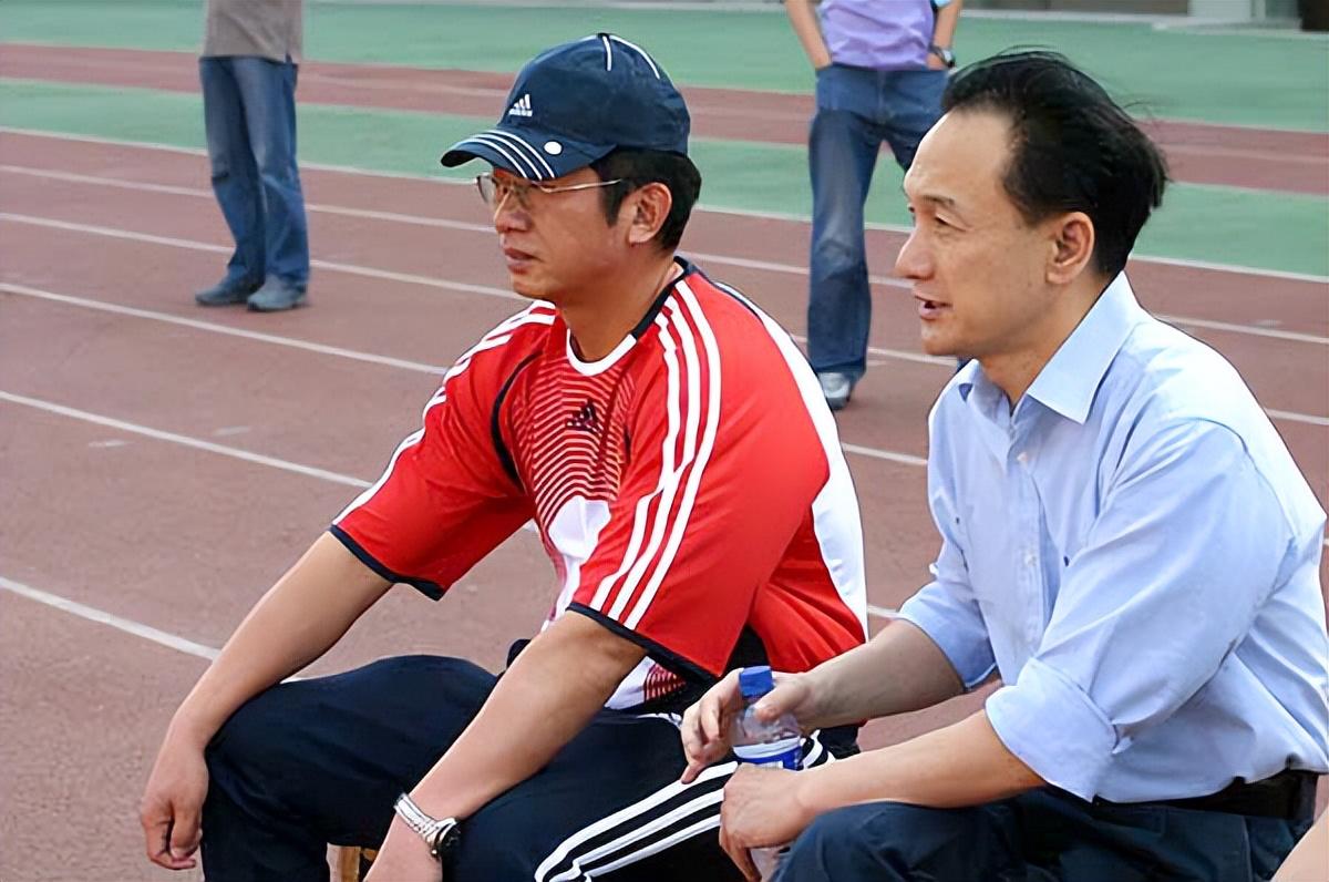 13年的忏悔,痛改前非,转型为作家,谢亚龙仍想为中国足球服务