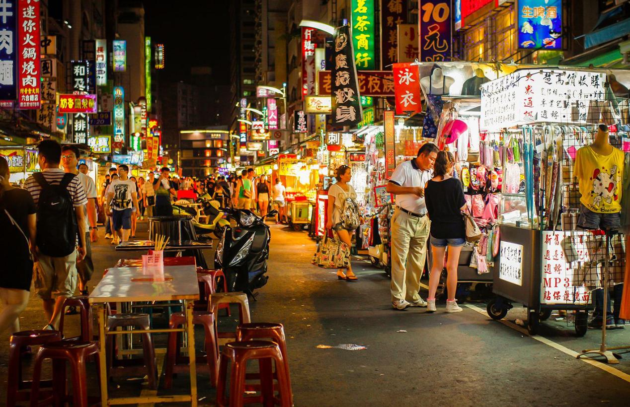 臺灣省內遍佈大陸美食,寧夏夜市開在市中心!有你家鄉的嗎?