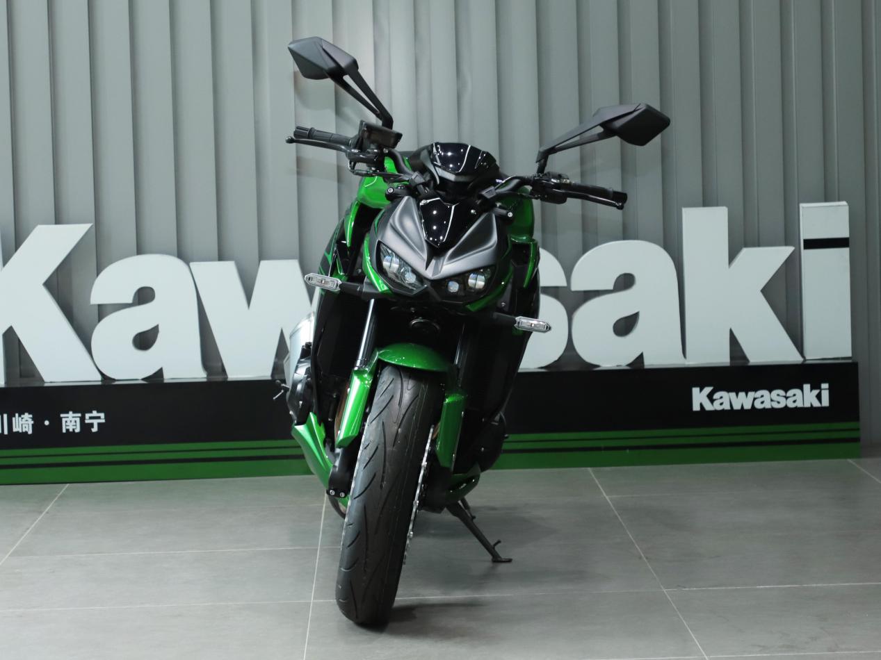 热门摩托车鉴赏,川崎,z1000￥154,000-169,000