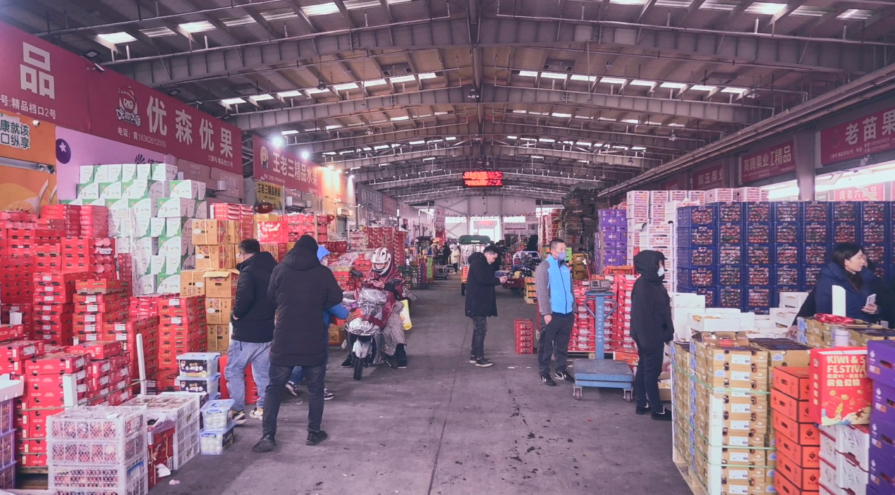 元宵节后,苏州南环桥批发市场水果迎来"降价潮"