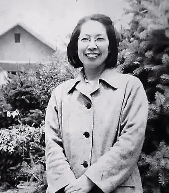 《延安颂》作词莫耶,曾与沈醉育有一子,后与李克农外甥结为夫妻