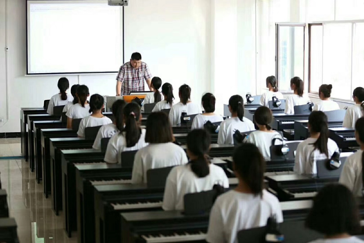 高校数码钢琴在集体课中如何提高教学效率